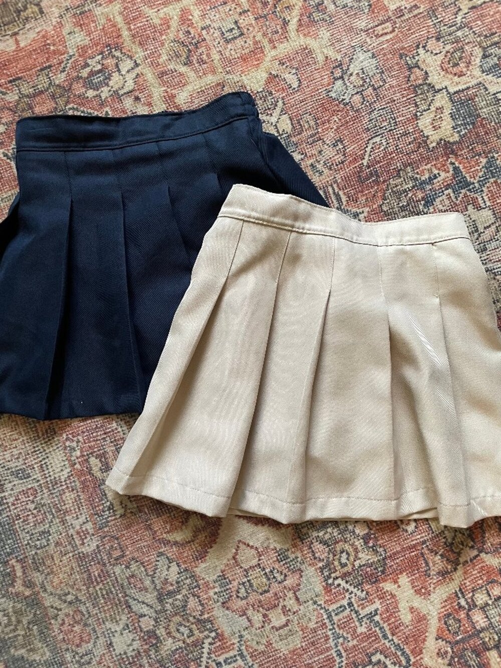 IZOD Size 8 Pleated Uniform Skorts